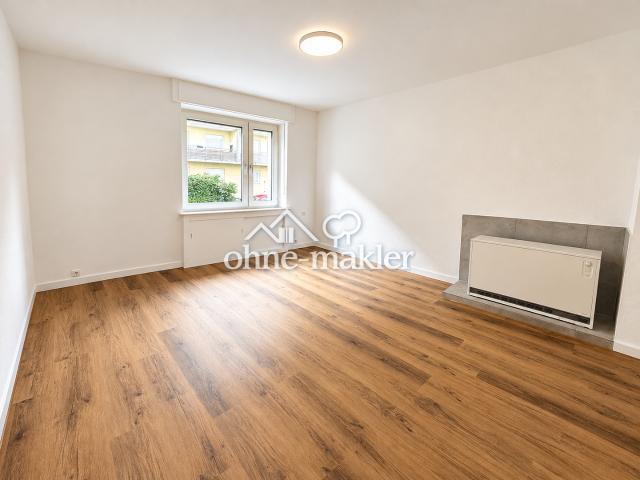 Erstbezug nach Sanierung! Stilvolle 2 Zimmer Wohnung mit Wintergarten in TOP Lage