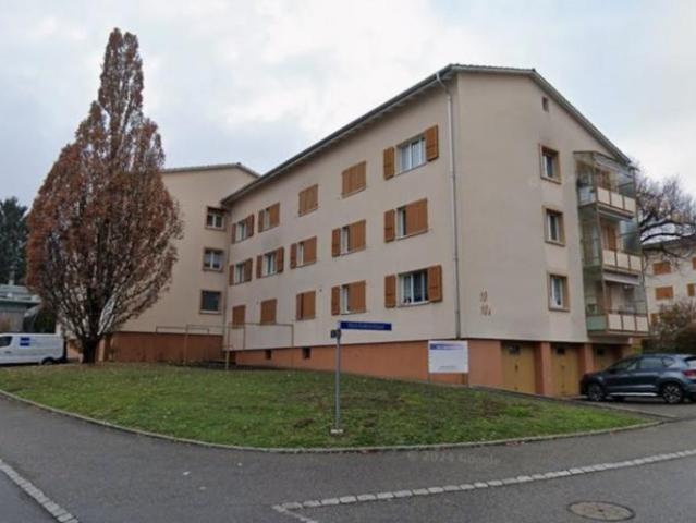 Erstbezug nach Sanierung: Stilvolle 3.5 Zimmer Wohnung