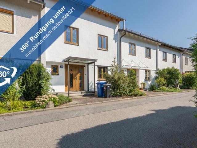 Erstbezug nach Sanierung Reihenmittelhaus 4 Zimmer, Küche mit EBK und Terrasse / Garten