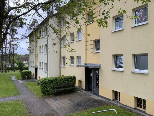 Erstbezug nach Sanierung Wohnen im Eichenhain mit Balkon und neuen Bodenbelägen