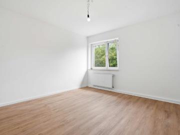Erstbezug nach Sanierung – Zentrale 2,5 Zimmer Wohnung mit Balkon in Köln Riehl