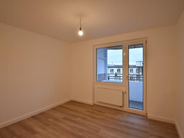 ERSTBEZUG nach Sanierung! Zentrale 2 Zi Whg mit Balkon