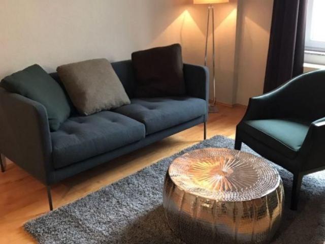 Erstbezug: neu möbliertes Apartment fußläufig zum Bankenviertel