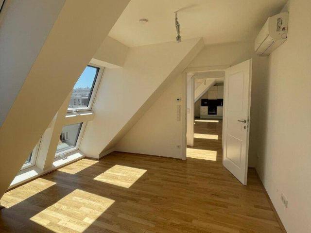 Erstbezug: Neu errichtete 3 Zimmer Dachgeschosswohnung mit 2 Terrassen