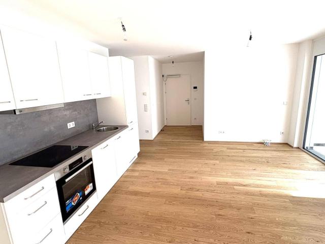 Erstbezug/ Neu: Hochwertige 3 Zimmer Wohnung mit Küche und Loggia in Top Lage U3 Nähe