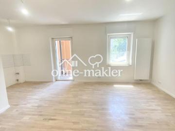 Erstbezug: neu sanierte 3 Zimmer Wohnung mit Balkon
