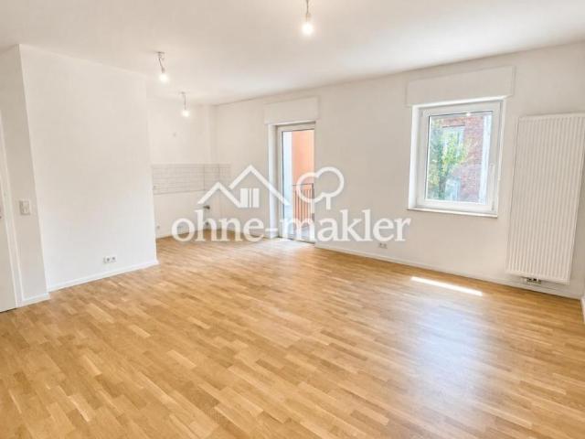 Erstbezug: neu sanierte 3 Zimmer Wohnung mit Balkon