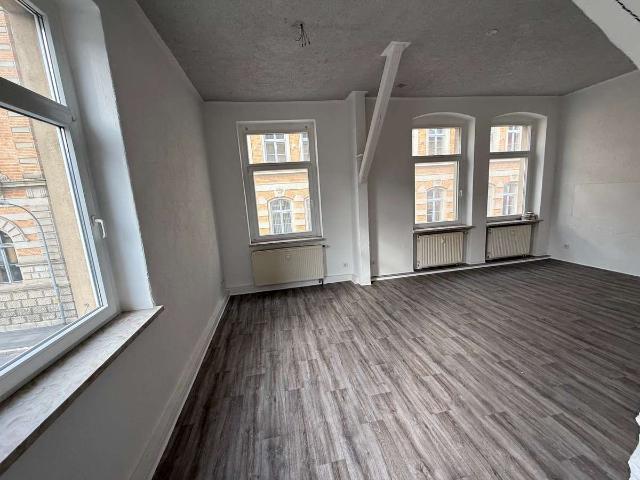 Erstbezug! Neu sanierte 4 Raum Wohnung mit Balkon in der Greizer Neustadt