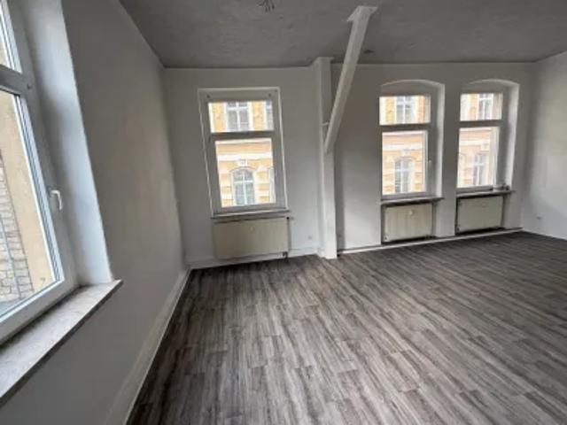 Erstbezug! Neu sanierte 4 Raum Wohnung mit Balkon in der Greizer Neustadt
