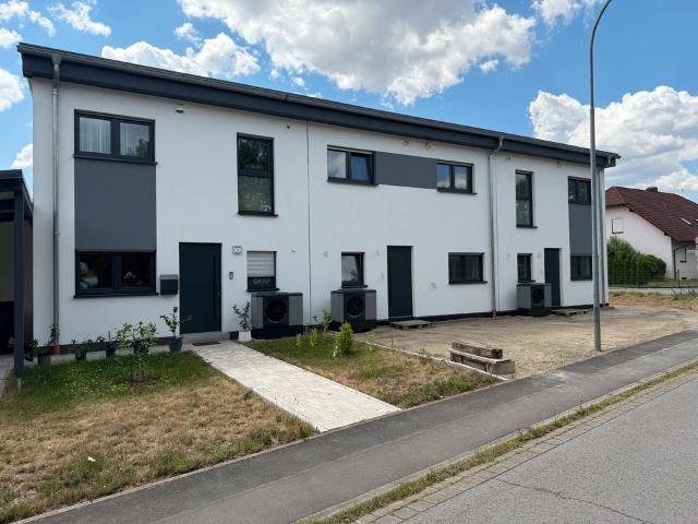 Erstbezug Neubau Reihenhaus in Oberstreu