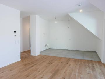 Besichtigung am 27.06. von 09 13 Uhr ohne Anmeldung Dachgeschoßwohnung