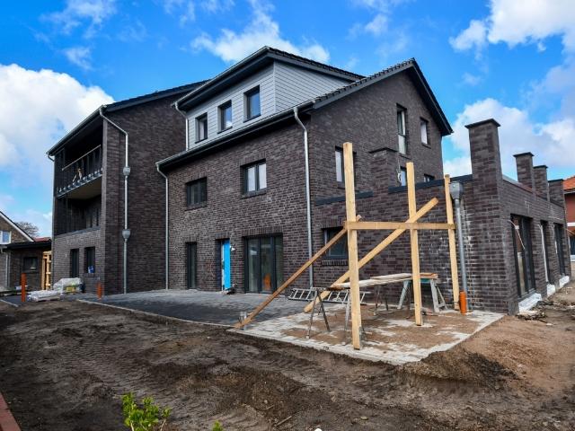 Erstbezug Neubauwohnung mit Einbauküche, Balkon und PKW Stellplatz in Altenoythe