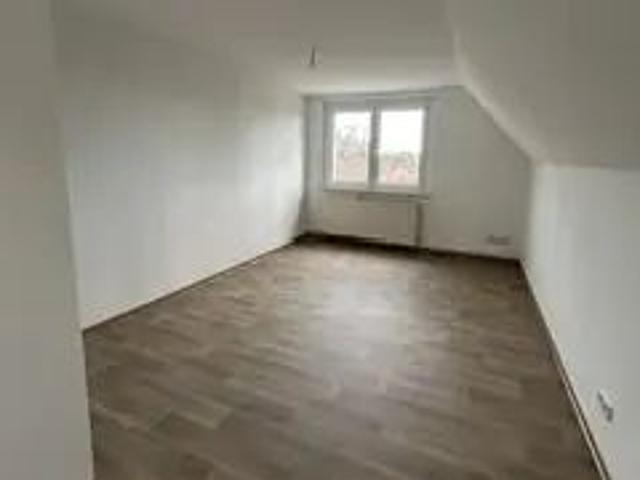 ERSTBEZUG! Sonnige Dachgeschoss Wohnung in Naundorf, OT Hof!