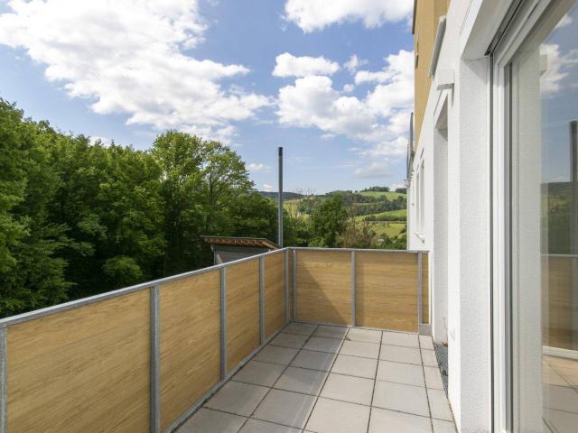 ERSTBEZUG: schöne Wohnung mit Grünblick und Garagenabstellplatz