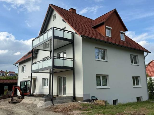 Erstbezug: Schöne 2 ZKB Dachgeschosswohnung mit Balkon