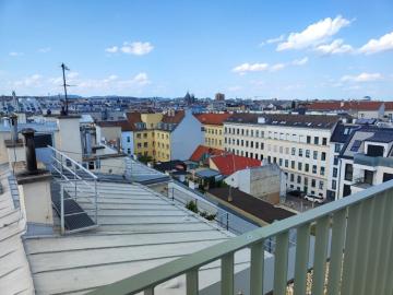 Erstbezug! Sehr Helle DG Maisonette mit großer Terrasse und Fernblick Top72