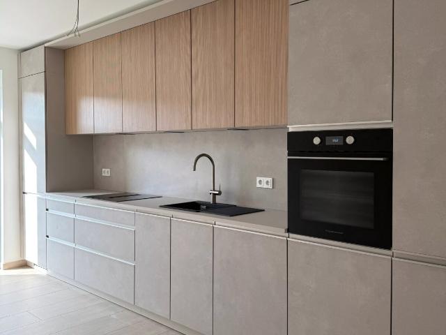 Erstbezug: Stilvolle 3,5 Zi. Altbauwohnung mit Balkon, Einbauküche & Stellplatz