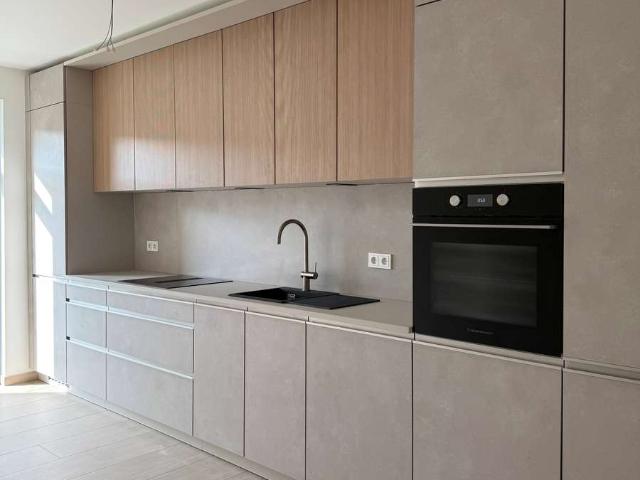 Erstbezug: Stilvolle 3,5 Zi. Altbauwohnung mit Balkon, Einbauküche & Stellplatz