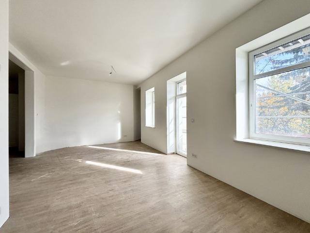 ERSTBEZUG * praktische 3 Zimmer * Sonnenbalkon * moderne Ausstattung