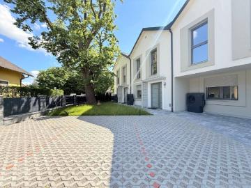 ERSTBEZUG REIHENHAUS mit Eigengarten und 2 Parkplätze – modernes Wohnen auf höchstem Niveau