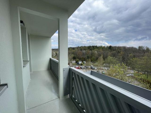 ERSTBEZUG! Tolle 4 Raum Wohnungen in komplett modernisiertem Wohnhaus