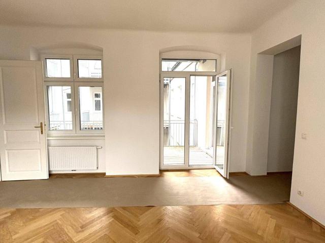 Erstbezug! Top sanierte 2 Wohnung mit Terrasse in toller, ruhiger Lage!