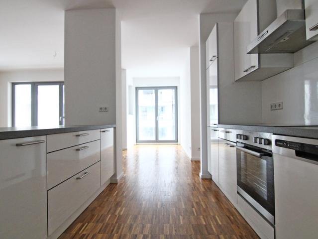 Tolle Komfortwohnung direkt am Gleisdreieckpark, mit TG Stellplatz und großem Balkon!
