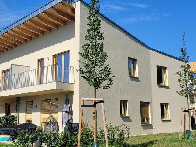 ERSTBEZUG – Traum am Cospudener See: 2 Raum Wohnung mit Sonnenbalkon, EBK und TG Stellplatz