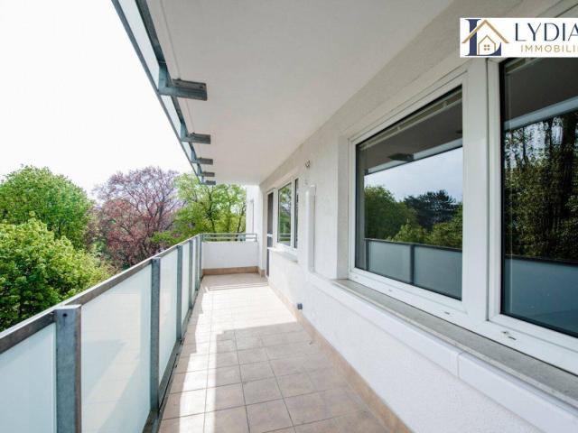 ERSTBEZUG – Traumhafte und helle 4 Zimmer Wohnung mit Balkon ca. 12m² zum Innenhof zentral begehbar Top Infrastruktur!