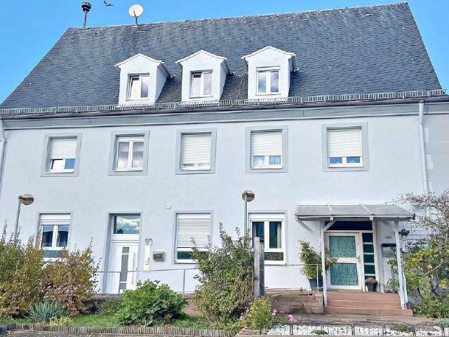 Erstbezug über den Dächern von Kahl: Moderne 2,5 Zimmer Wohnung mit Balkon in Fertigstellung