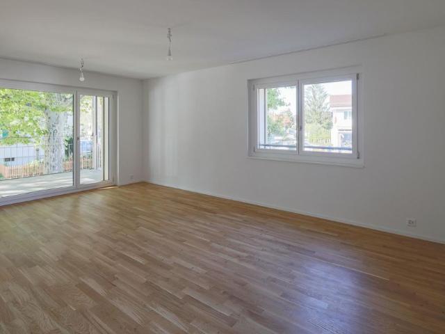 Erstbezug von moderner 3.5 Zimmer Wohnung mit grosszügigem Balkon!