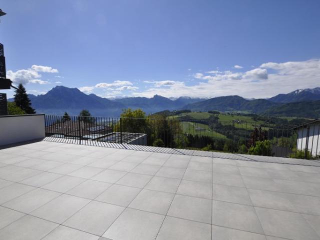 Erstbezugs Maisonette am Gmundnerberg: Perfekte See Bergpanorama Lage mit 74m² Terrasse
