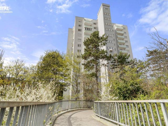 Erstbezug nach Sanierung teilmöblierte 2 Zimmer Wohnung in zentraler Lage!
