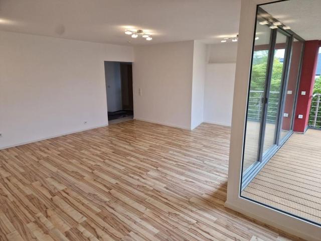 Erstkl. helle 3,5 Zi. Wo Blk, EBK, gr. Garage, Röthenbach a. d. Peg