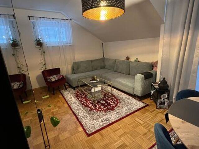Erstklassige 3 Zimmer Wohnung mit Wintergarten in Attnang Puchheim! Privater Parkplatz und Keller vorhanden!