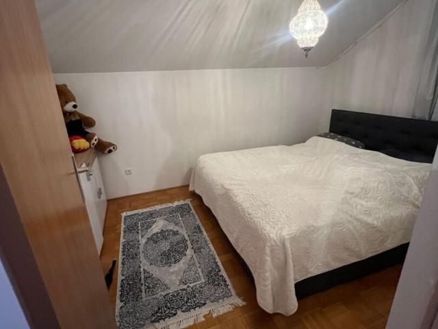 Erstklassige 3 Zimmer Wohnung mit Wintergarten in Attnang Puchheim! Privater Parkplatz und Keller Vorhanden!