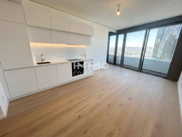 Erstklassige 2 Zimmer Wohnung im 43.Stock! Erstbezug inkl. Doorman, Gym, Sauna, Pool, Bar!