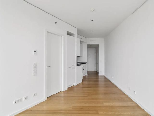 Erstklassiges City Refugium im Grand Tower mit Panorama Aussicht & Premium Service
