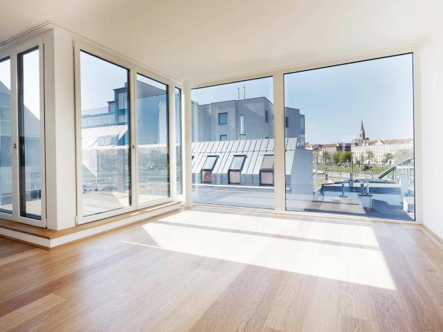 Erstklassiges DG Apartment mit exklusiver Außenfläche nahe Westbahnhof zu vermieten provisionsfrei!