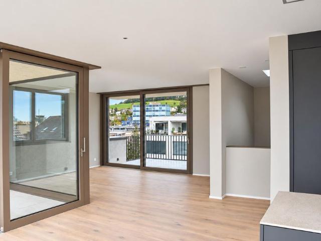 Erstvermietung – Moderne 3.5 Zimmer Attika Maisonettewohnung