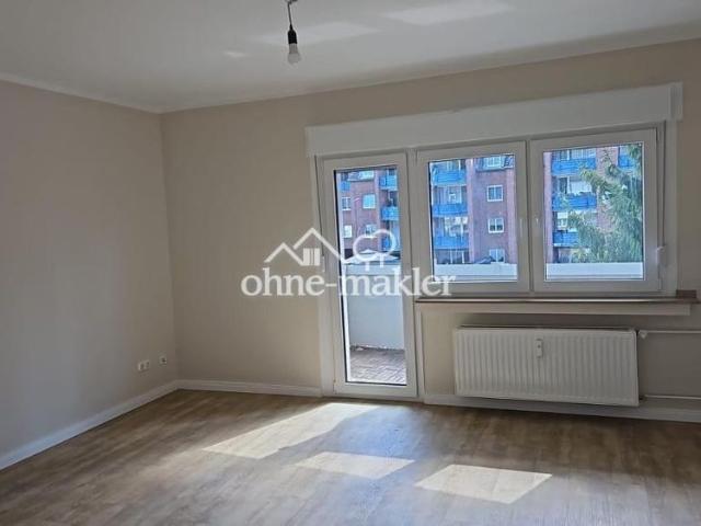 Erstvermietung nach Sanierung | Helle 2 Zimmer Wohnung mit Balkon und Einbauküche
