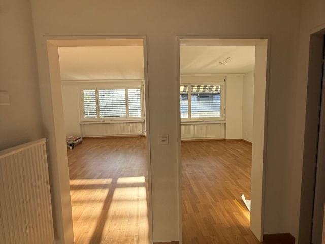 Erstvermietung nach Sanierung – moderne 2.5 Zimmer Wohnung mit Balkon