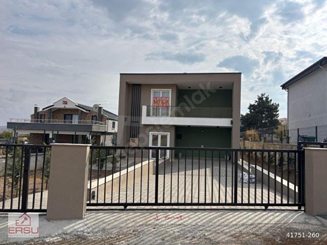 ERSU DAN PURSAKLAR SARAY GÜMÜŞOLUK MAHALLESİNDE GENİŞ SATILIK LÜKS VİLLA SİZ İSTEYİN !