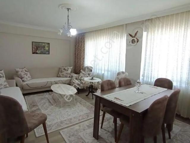 Ersü'den Mızraklı Caddesi Üzeri Bakımlı Doğalgazlı 3+1