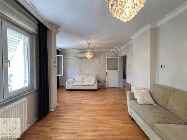Ersü'den Buca Kaymakamlık Yakını Cadde Üzeri 4+1 140m2