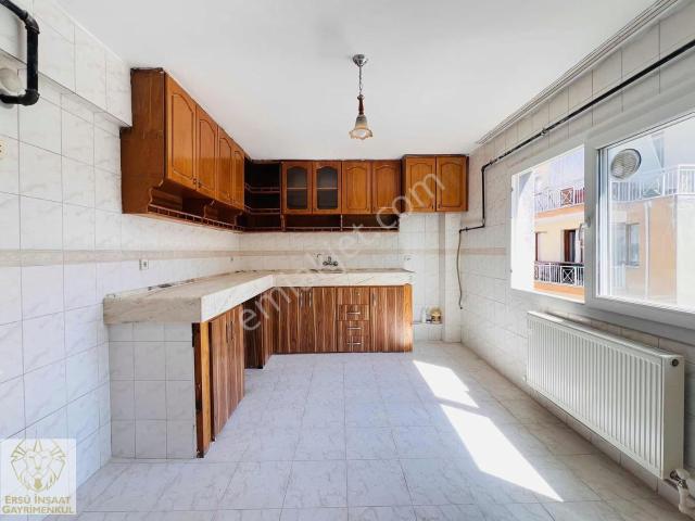 Ersü'den Üzümcü Okulu Yakını 3+1 130m2 Doğalgazlı Geniş Ferah