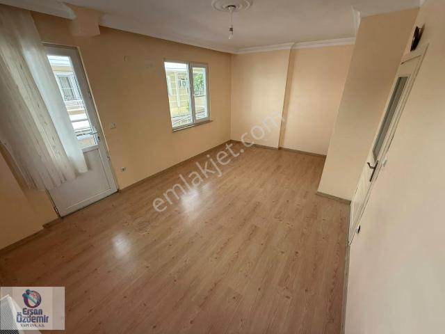 Ersan Özdemirden Akçayda Denize 400 Mt Ayrı Mutfaklı Kiralık 1+1