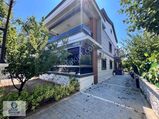 Ersan Özdemirden Venüs Otel Yakını Denize 250 Mt 3+1 Villa