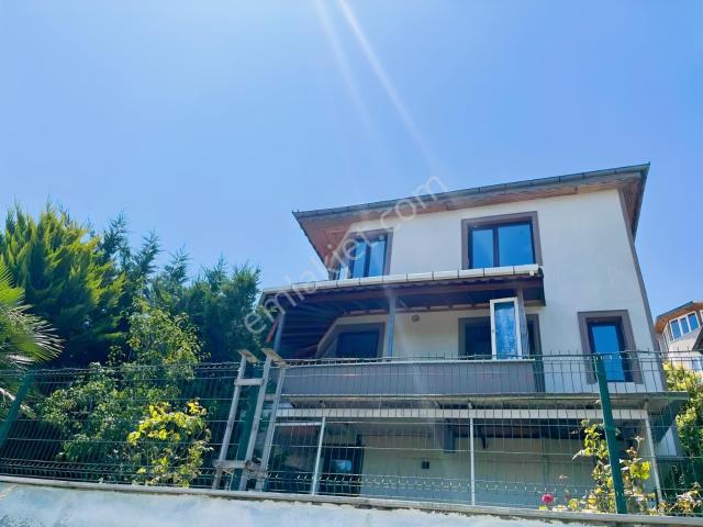 Ersay'dan Kiralık Tripleks Villa