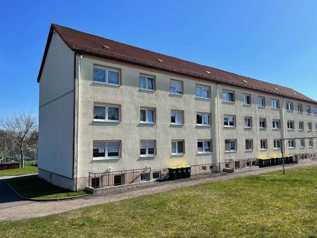 Erschwingliche Wohnung mit drei Zimmern in Burkersdorf
